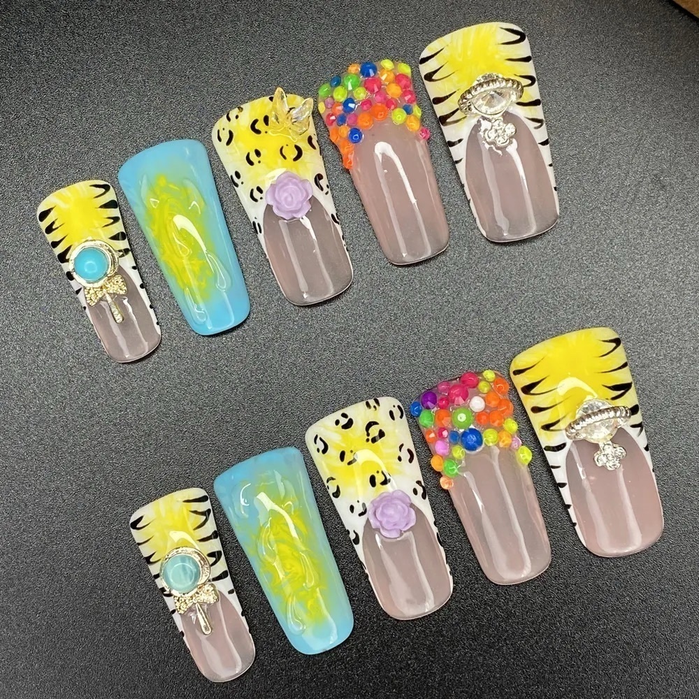 Handmade Ducktail press on nails. New in the box 10 piece
